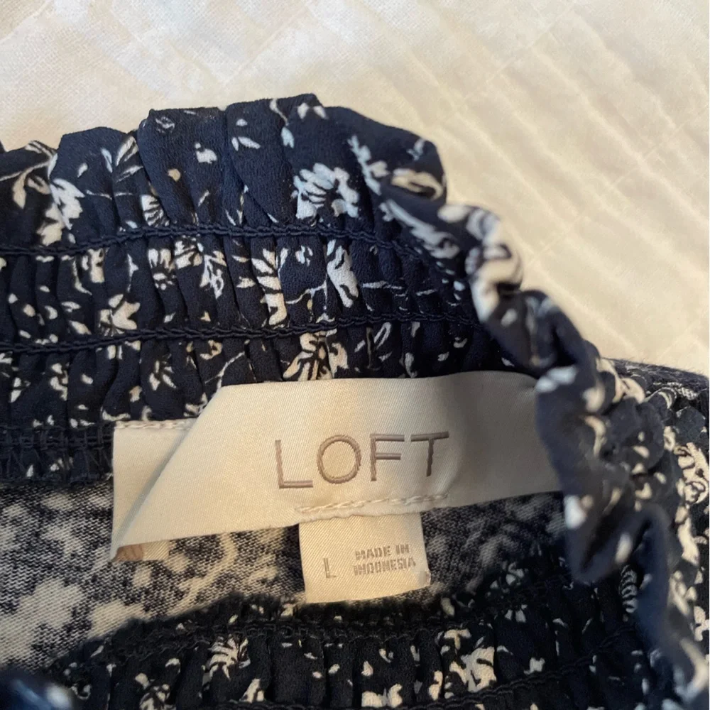 LOFT Vine Lace Trim Mock Neck Smocked Ditsy Floral Top Size L